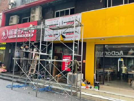 安宁制作广告招牌如何避免它发黄？